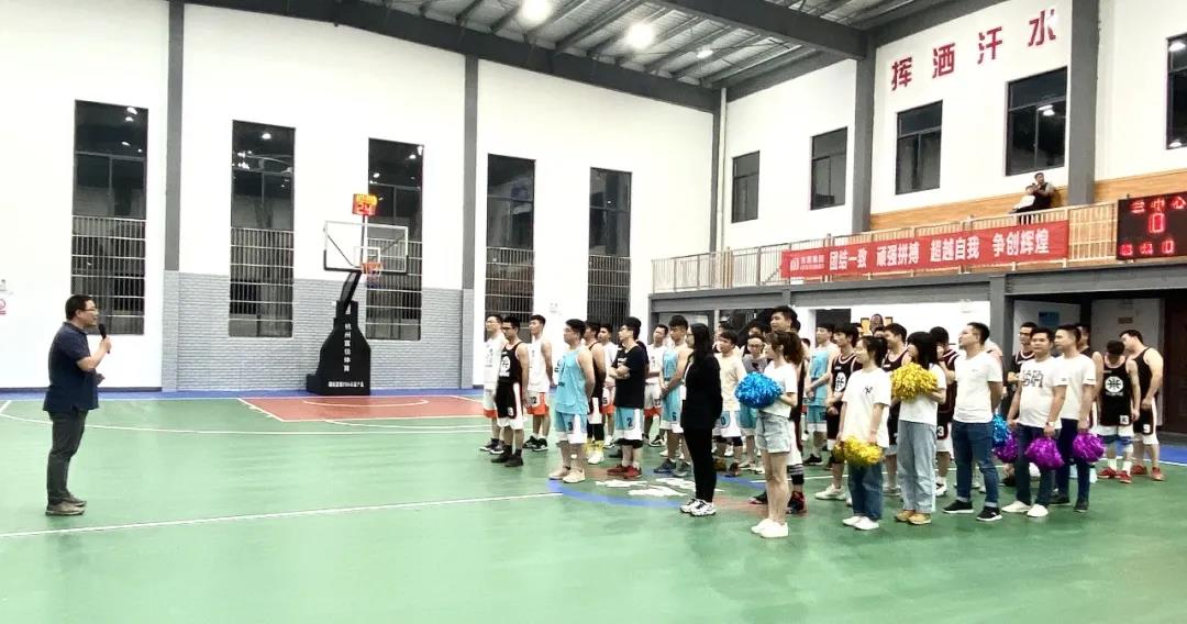 2东箭集团副总裁谢雨赛前鼓舞士气.jpg
